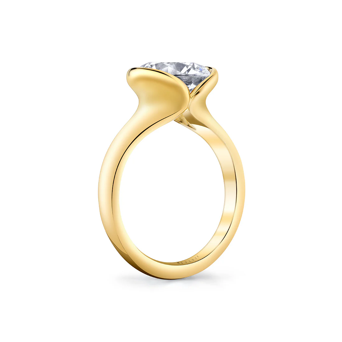 Shell Auranova Solitaire Engagement Ring - Liora - Image 4